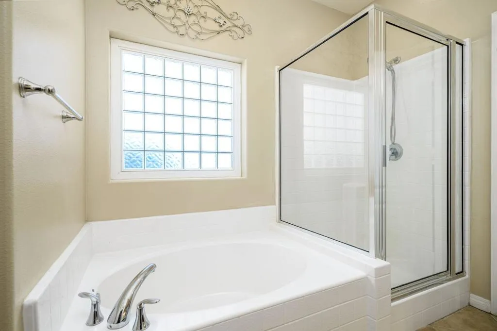 65117 Cliff Circle N, Desert Hot Springs, California 92240 home-pic-18